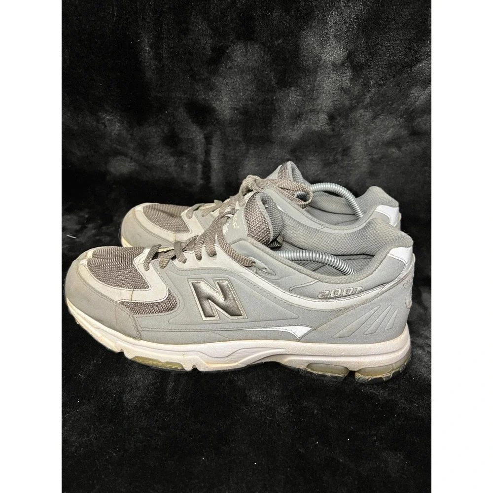 New Balance 2001 M2001TR Mens US 13 Sneakers Gray Lace Up Athletic Running Shoes